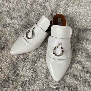 white, pointed toe, mule flats✨